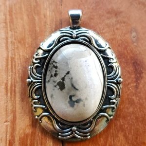 New White Agate Silver Plated Pendant.